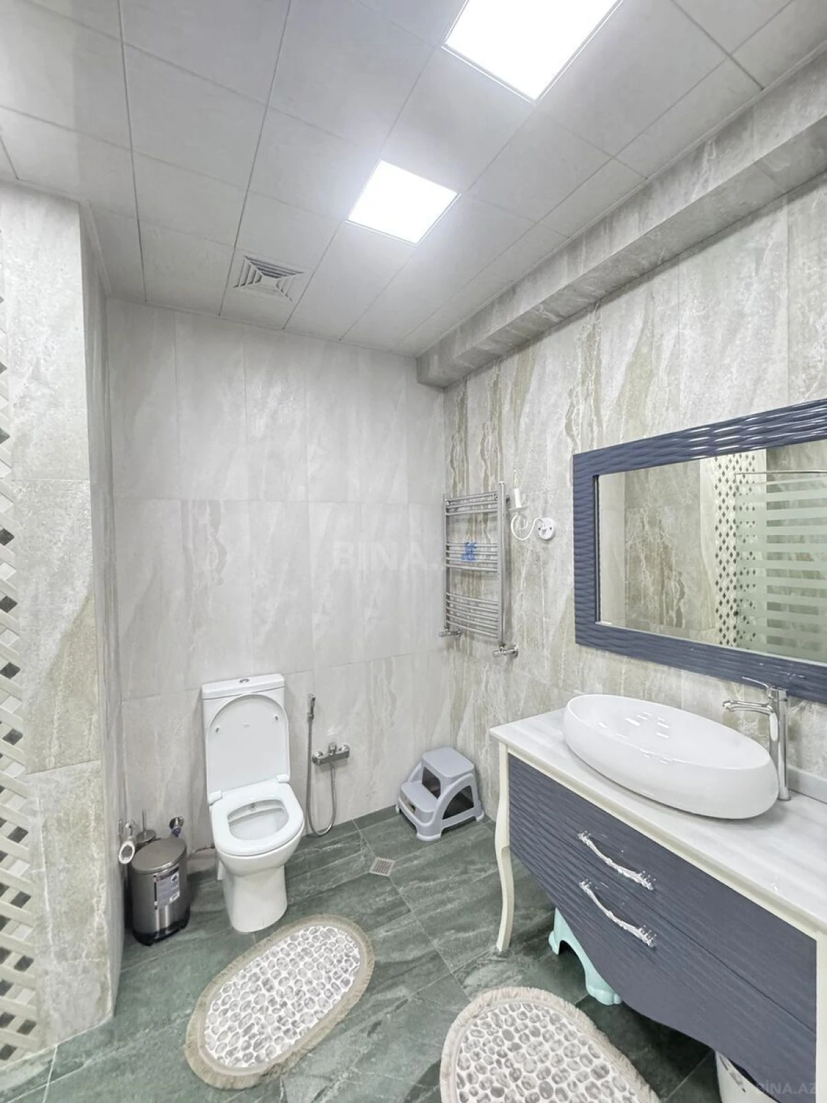 Kirayə verilir 4 otaqlı mənzil 210 m²
