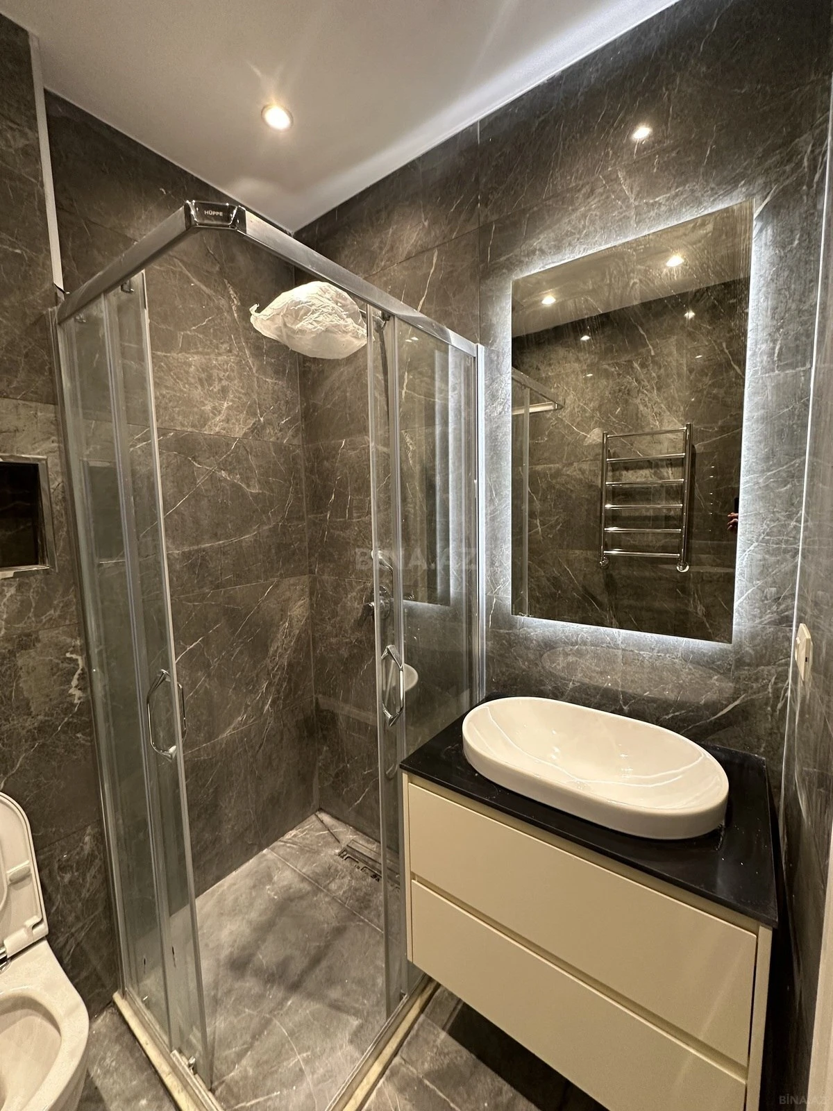 Satılır 2 otaqlı mənzil 67.7 m²