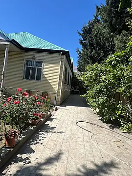 Satılır 4 otaqlı həyət evi 145 m²