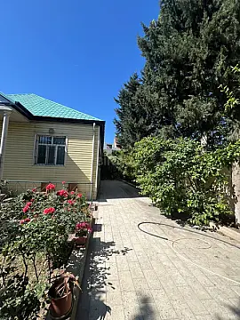 Satılır 4 otaqlı həyət evi 145 m²