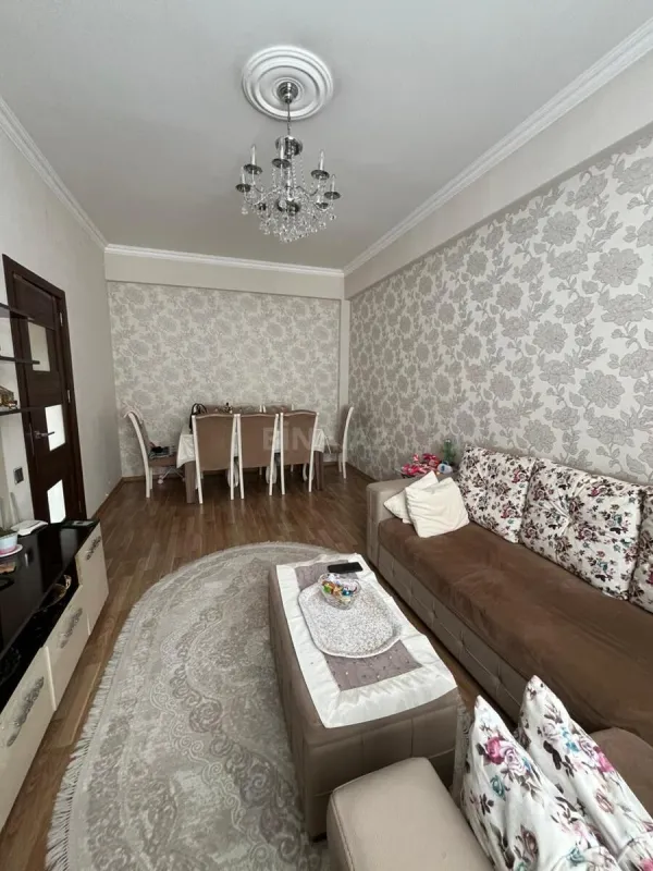 Satılır 2 otaqlı mənzil 60 m²