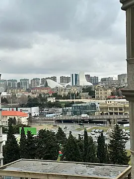 Satılır 3 otaqlı mənzil 92 m²