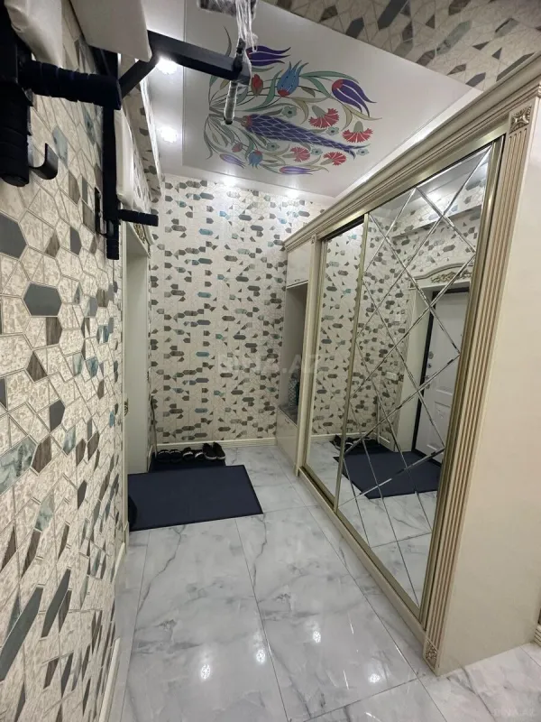 Satılır 3 otaqlı mənzil 126 m²