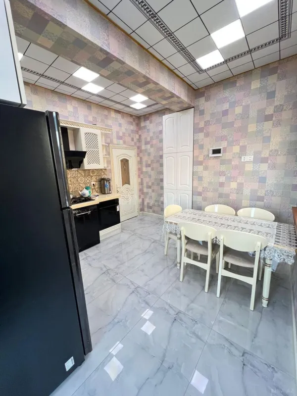 Satılır 3 otaqlı mənzil 126 m²