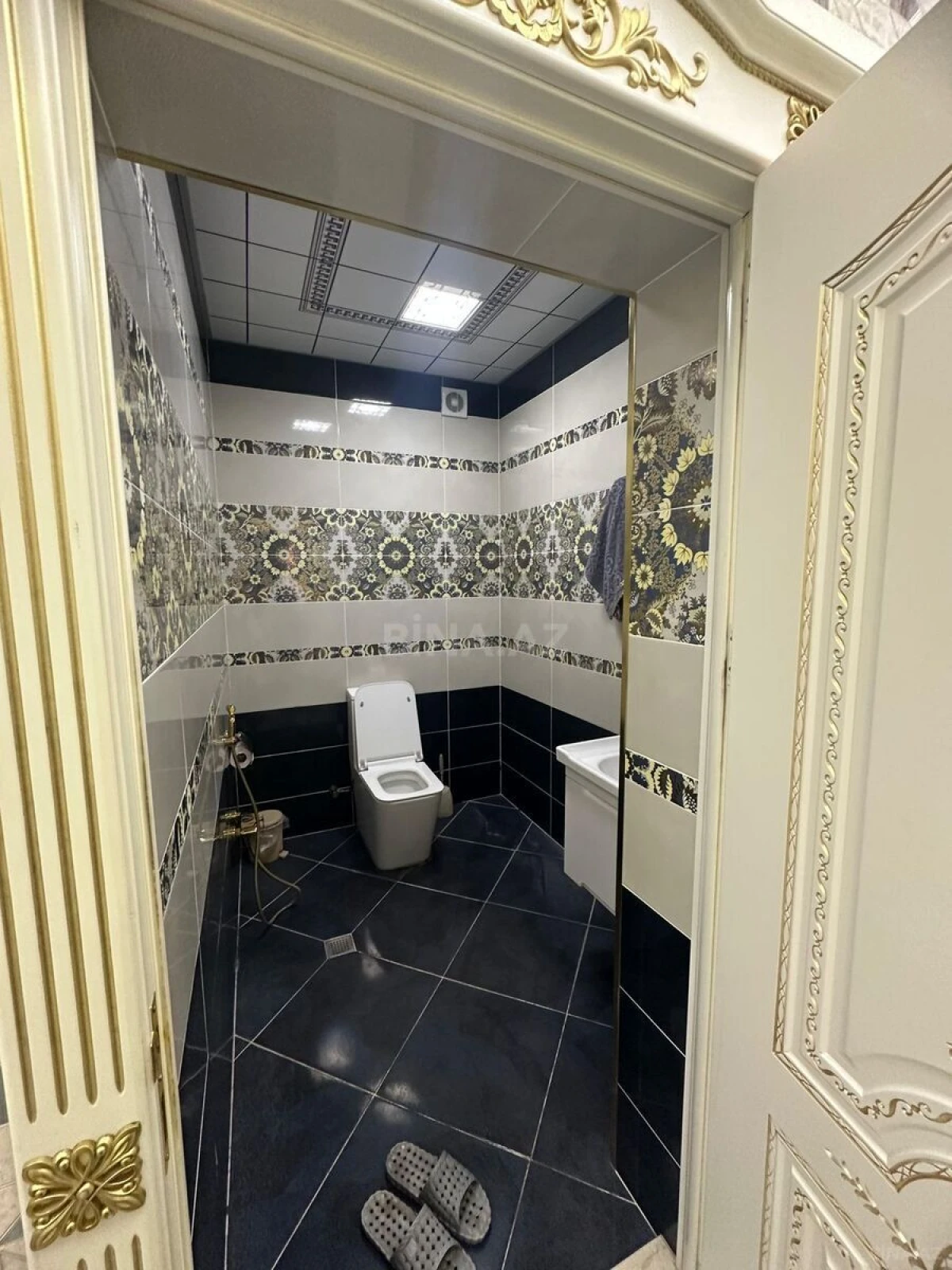 Satılır 3 otaqlı mənzil 126 m²