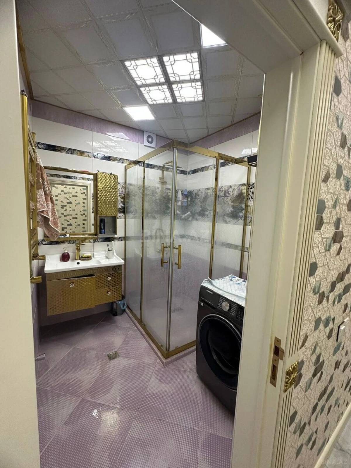 Satılır 3 otaqlı mənzil 126 m²