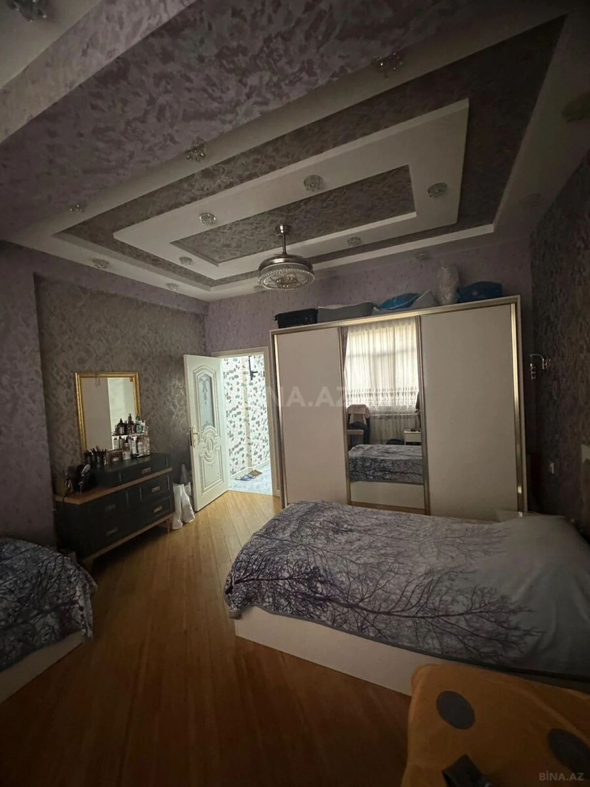 Satılır 3 otaqlı mənzil 126 m²