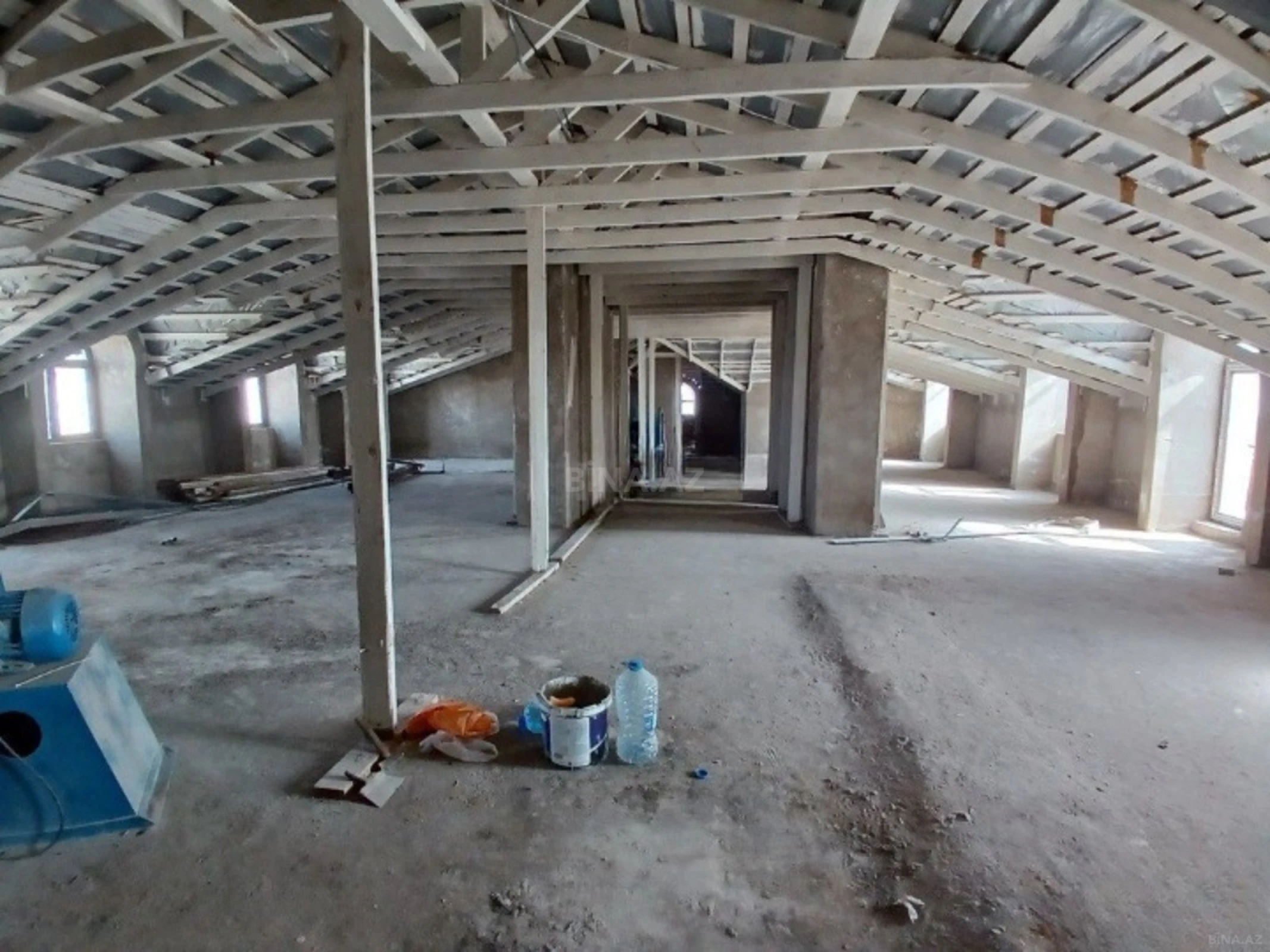 Satılır 3 otaqlı mənzil 143 m²