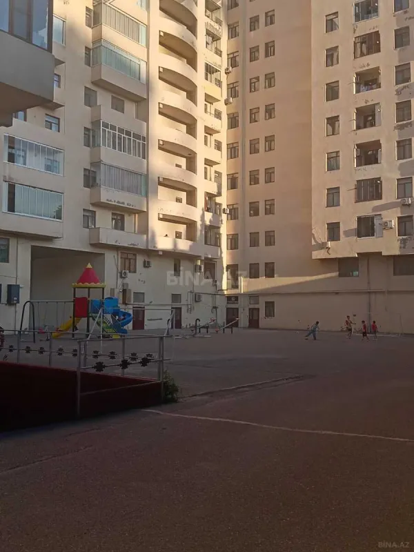 Satılır 3 otaqlı mənzil 143 m²