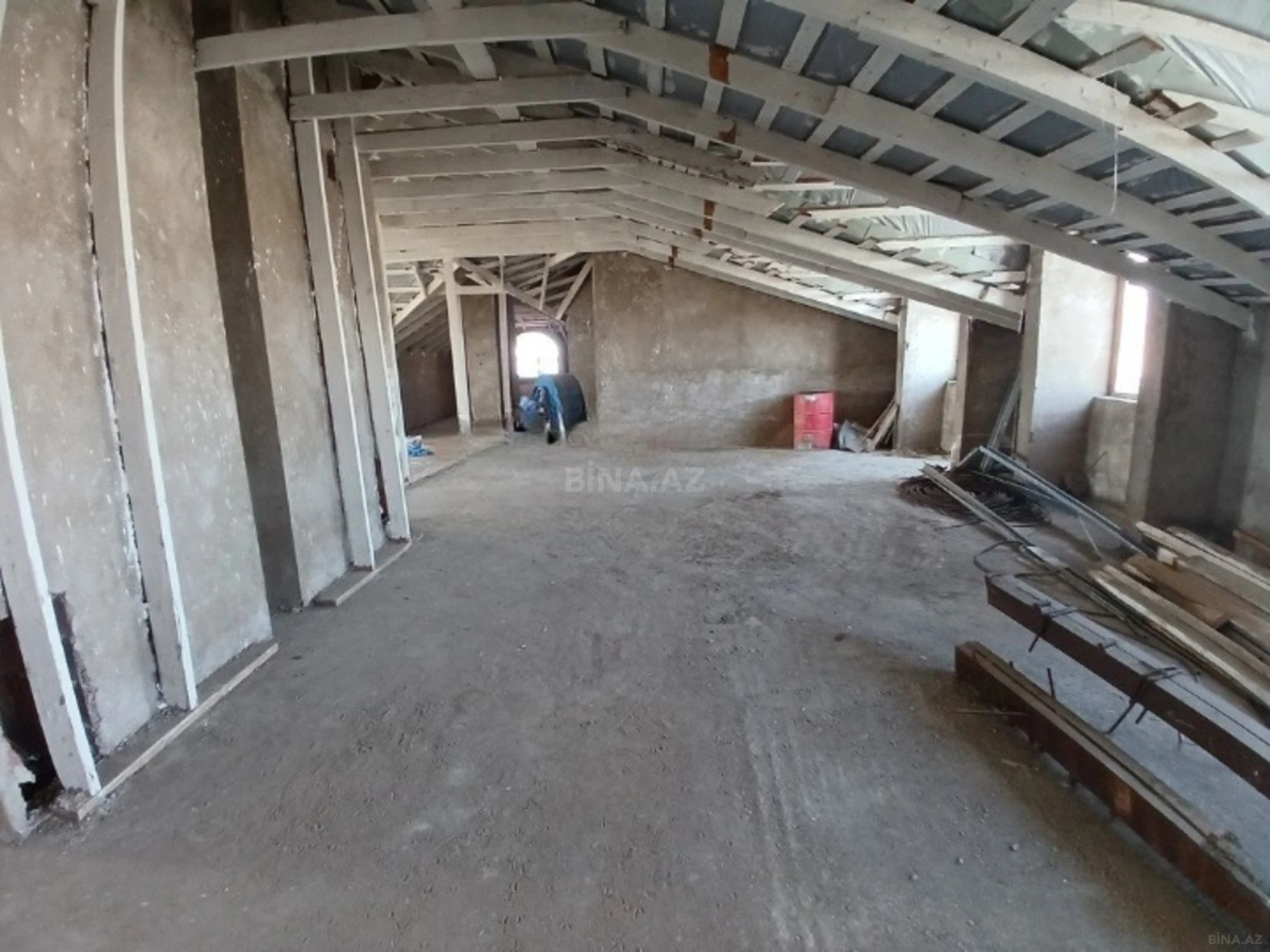 Satılır 3 otaqlı mənzil 143 m²