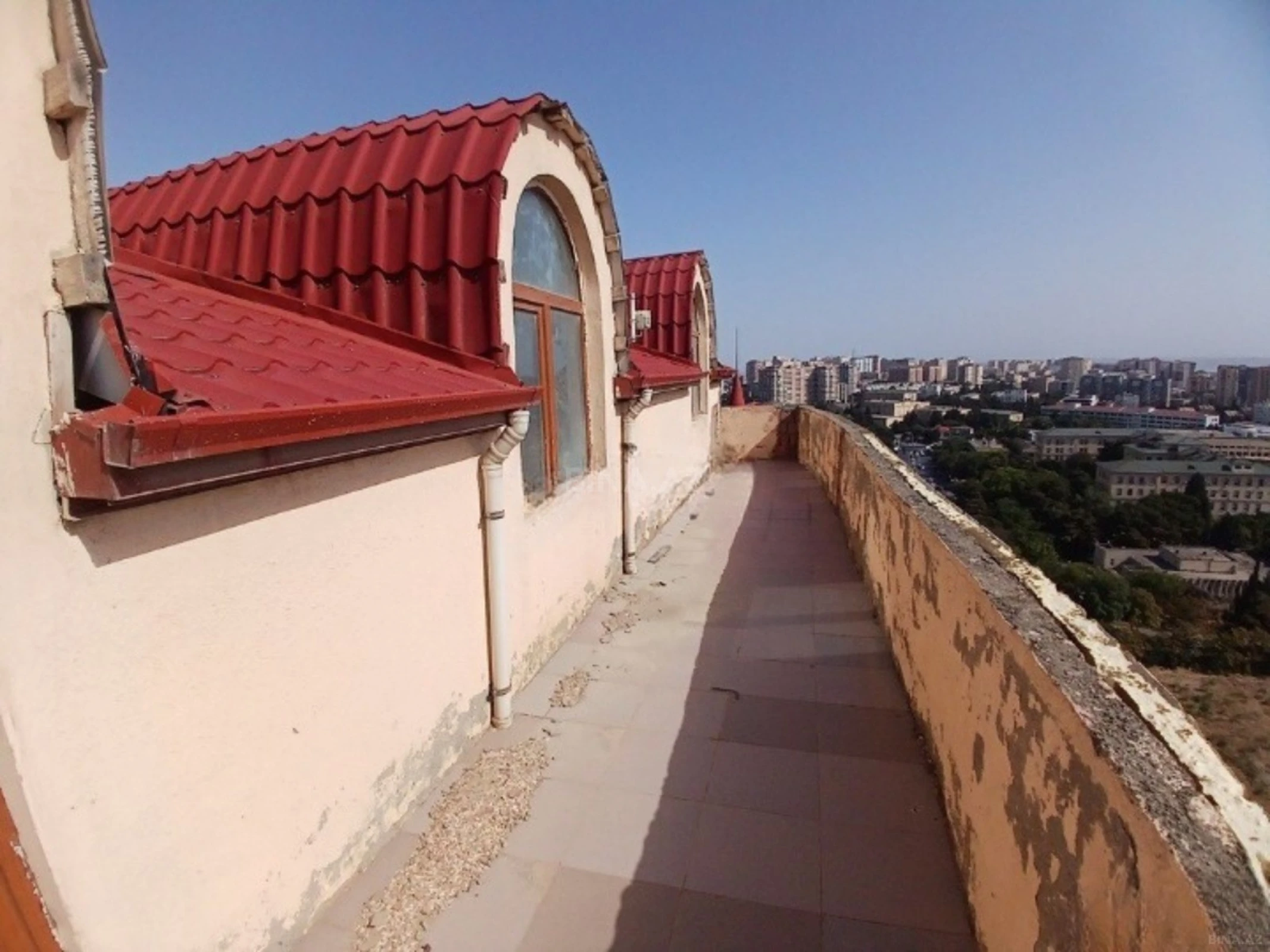 Satılır 3 otaqlı mənzil 143 m²