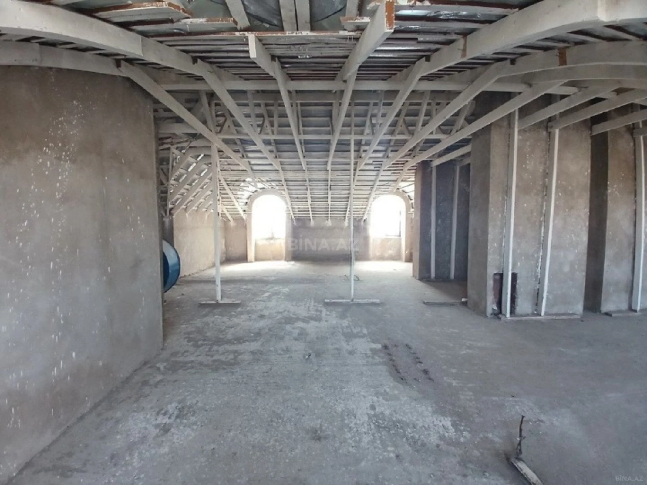 Satılır 3 otaqlı mənzil 143 m²