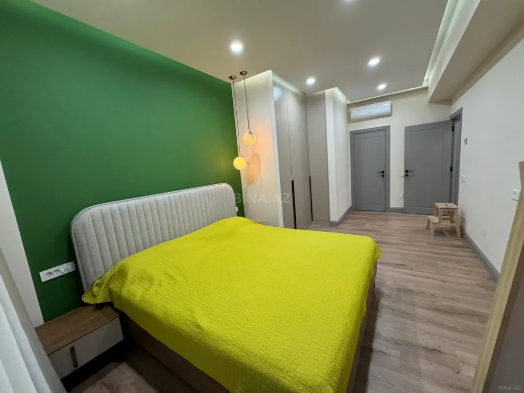 Satılır 4 otaqlı mənzil 181 m²