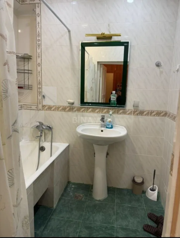 Kirayə verilir 2 otaqlı mənzil 70 m²