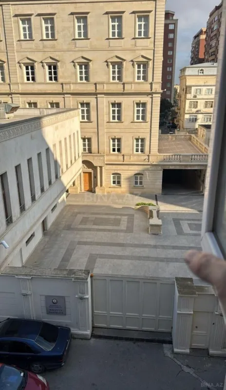 Kirayə verilir 2 otaqlı mənzil 70 m²