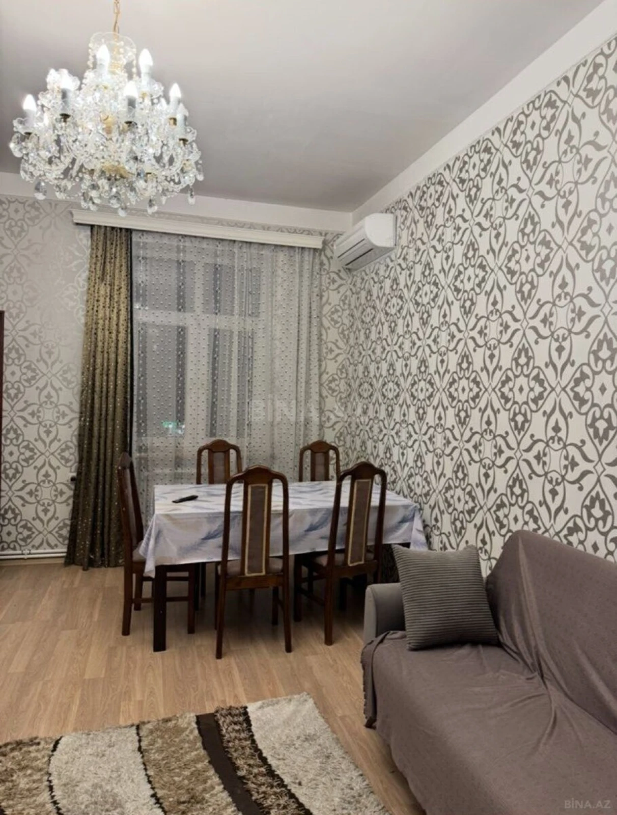 Kirayə verilir 2 otaqlı mənzil 70 m²