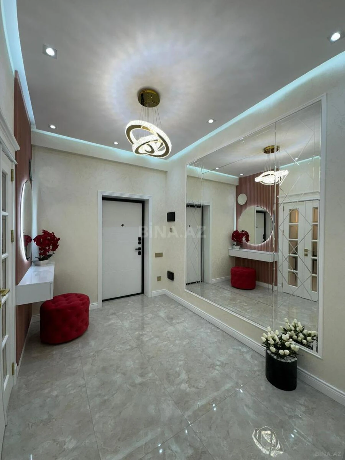 Satılır 3 otaqlı mənzil 98 m²