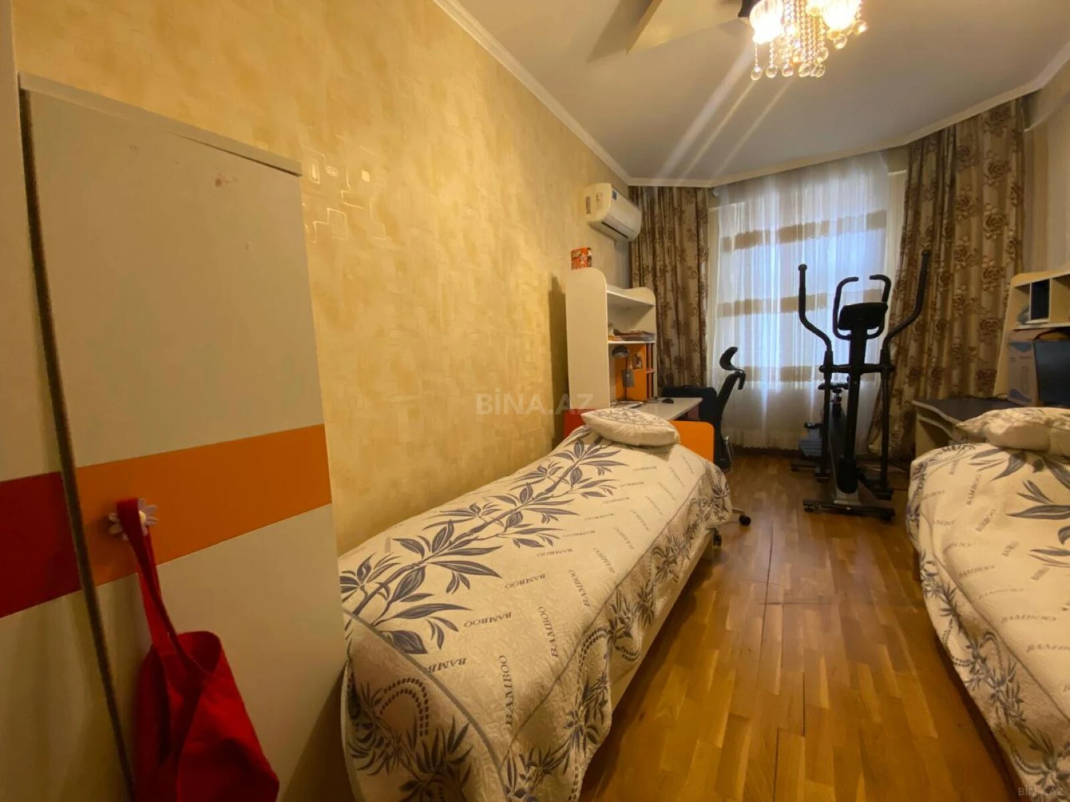 Satılır 3 otaqlı mənzil 125 m²