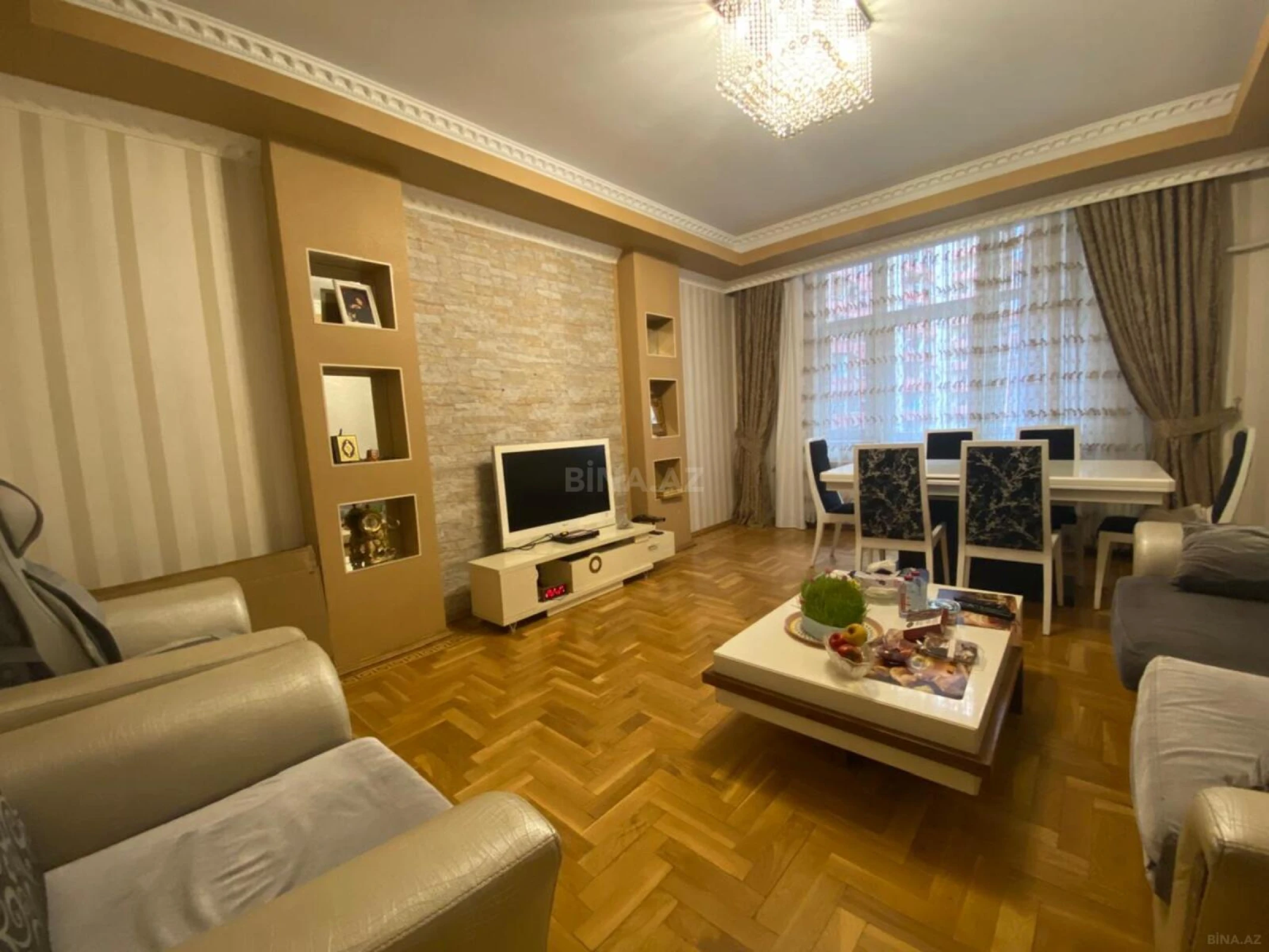 Satılır 3 otaqlı mənzil 125 m²