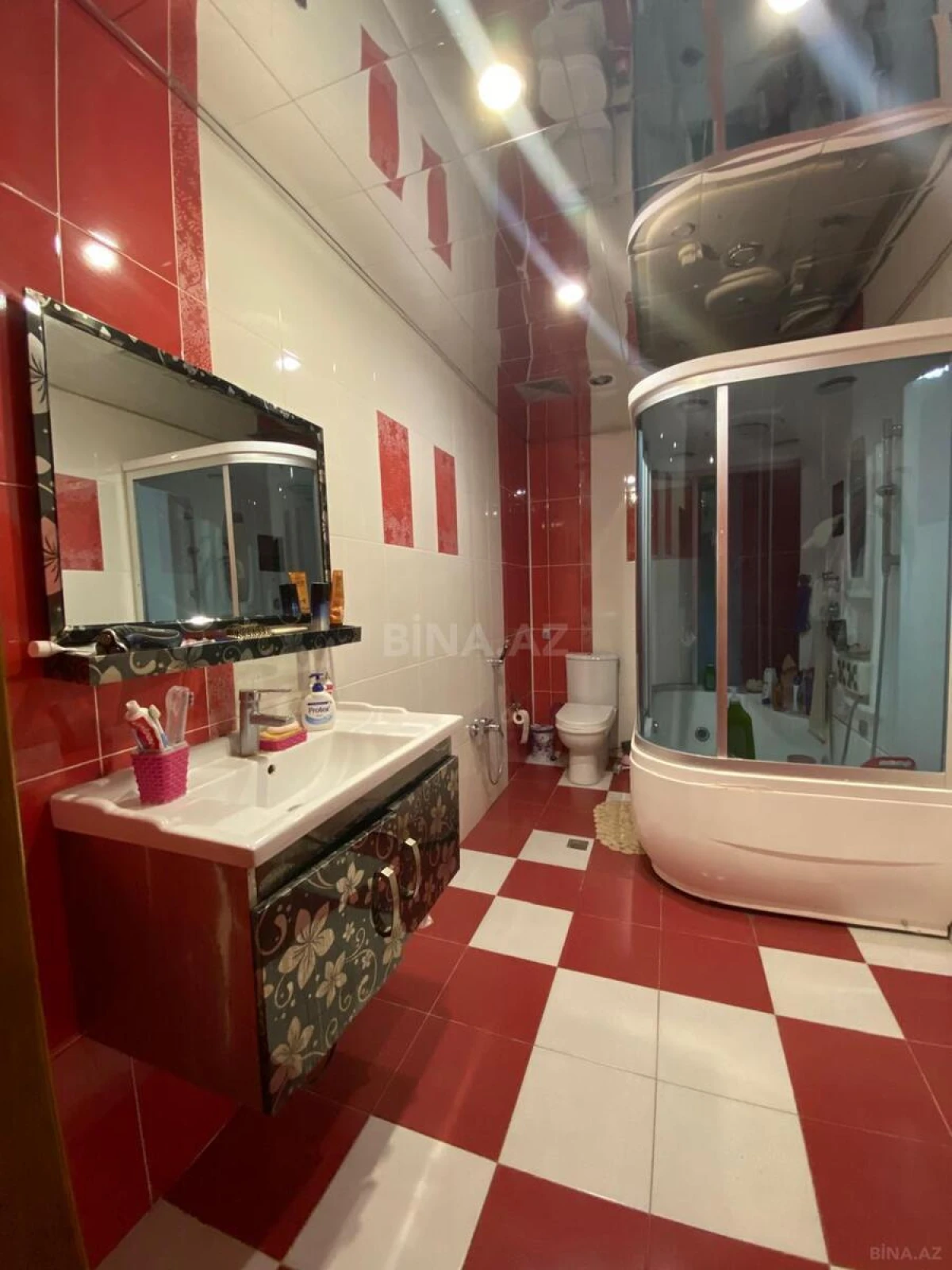 Satılır 3 otaqlı mənzil 125 m²