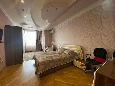 Satılır 3 otaqlı mənzil 125 m²