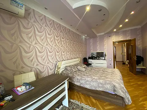 Satılır 3 otaqlı mənzil 125 m²