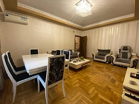Satılır 3 otaqlı mənzil 125 m²