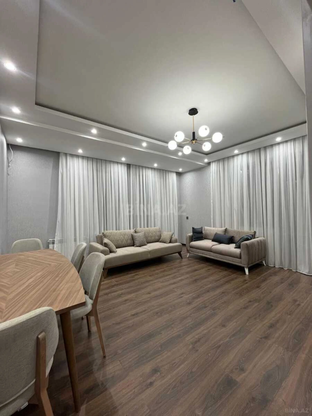 Kirayə verilir 2 otaqlı mənzil 85 m²