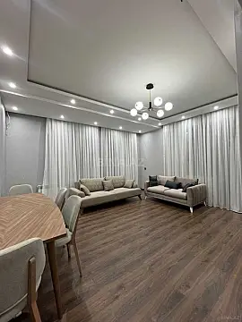 Kirayə verilir 2 otaqlı mənzil 85 m²