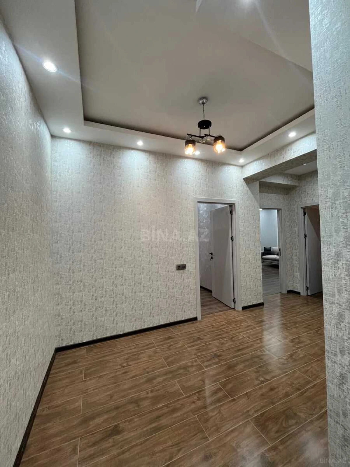 Kirayə verilir 2 otaqlı mənzil 85 m²