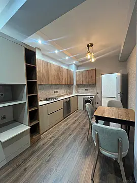 Kirayə verilir 2 otaqlı mənzil 85 m²