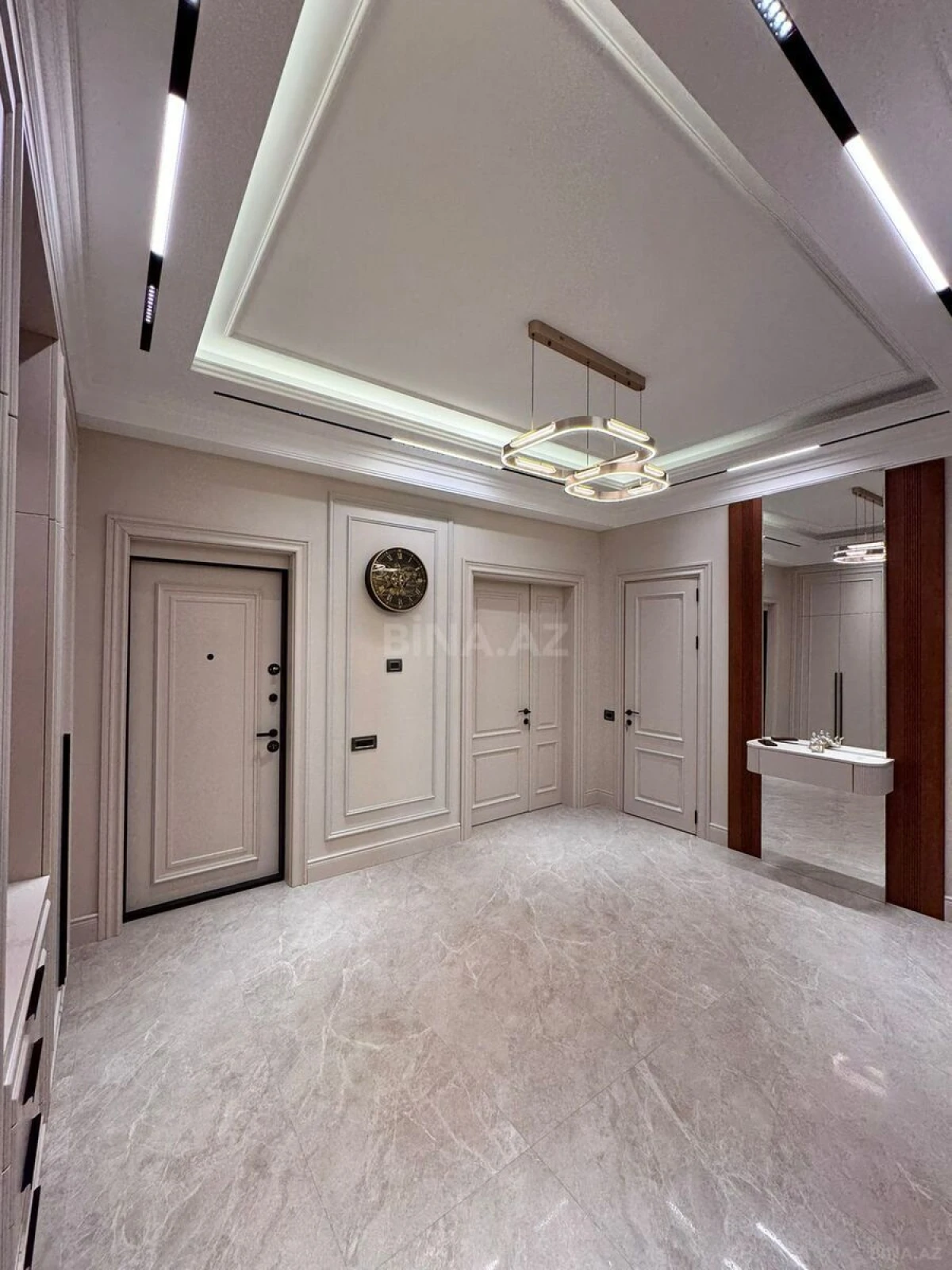 Satılır 4 otaqlı mənzil 165 m²