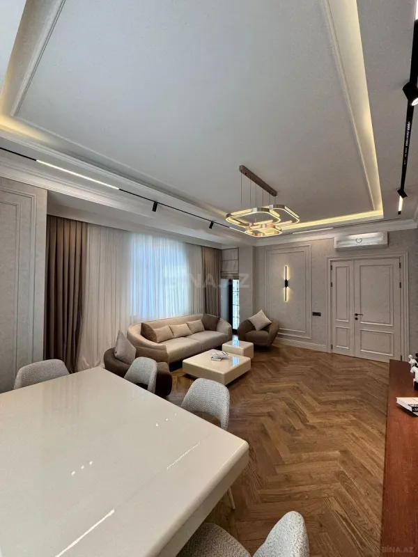 Satılır 4 otaqlı mənzil 165 m²