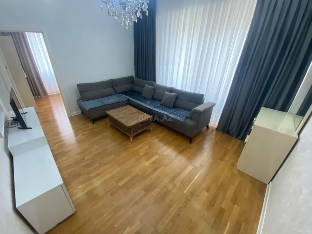 Kirayə verilir 2 otaqlı mənzil 74 m²