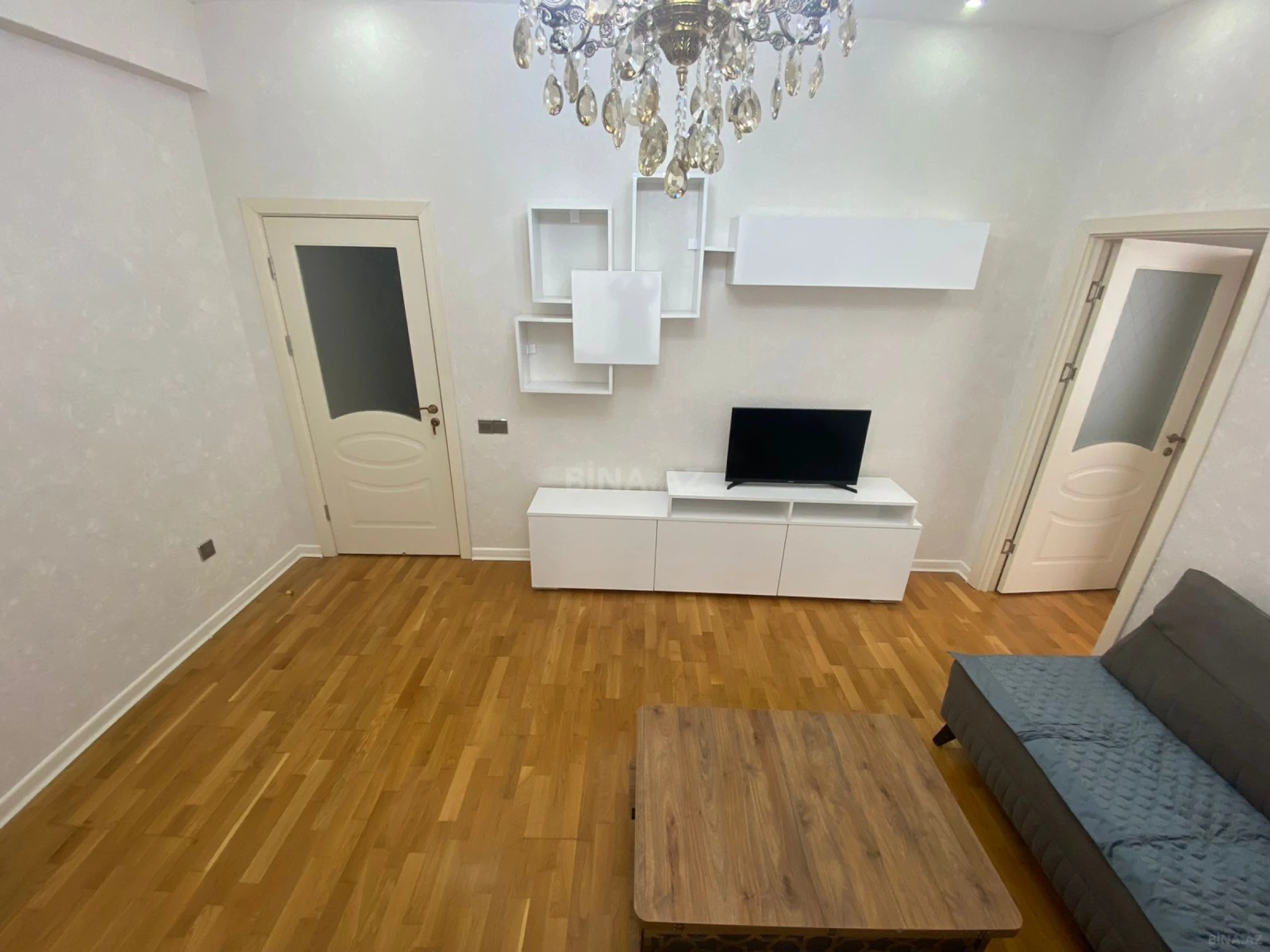 Kirayə verilir 2 otaqlı mənzil 74 m²