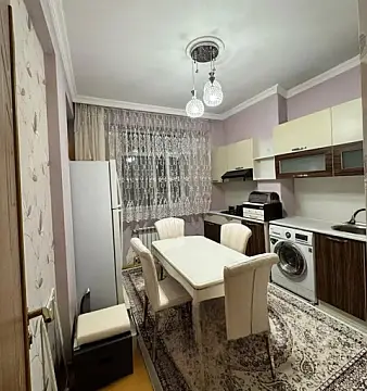 Kirayə verilir 2 otaqlı mənzil 65 m²