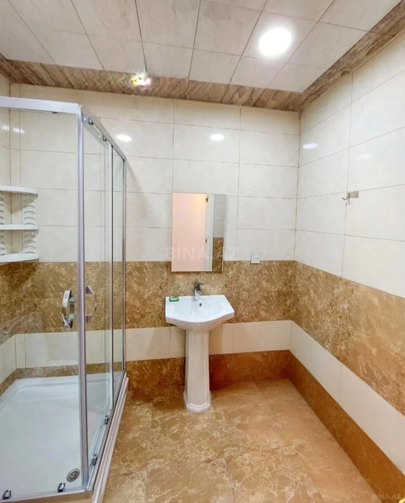 Kirayə verilir 2 otaqlı mənzil 65 m²