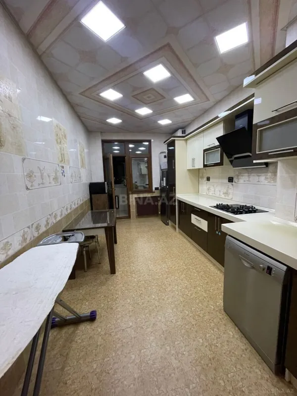 Kirayə verilir 2 otaqlı mənzil 95 m²