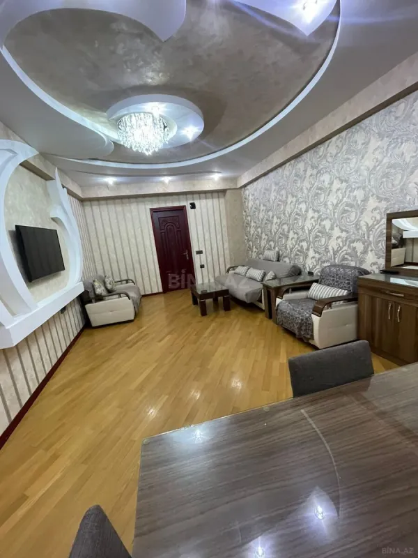 Kirayə verilir 2 otaqlı mənzil 95 m²