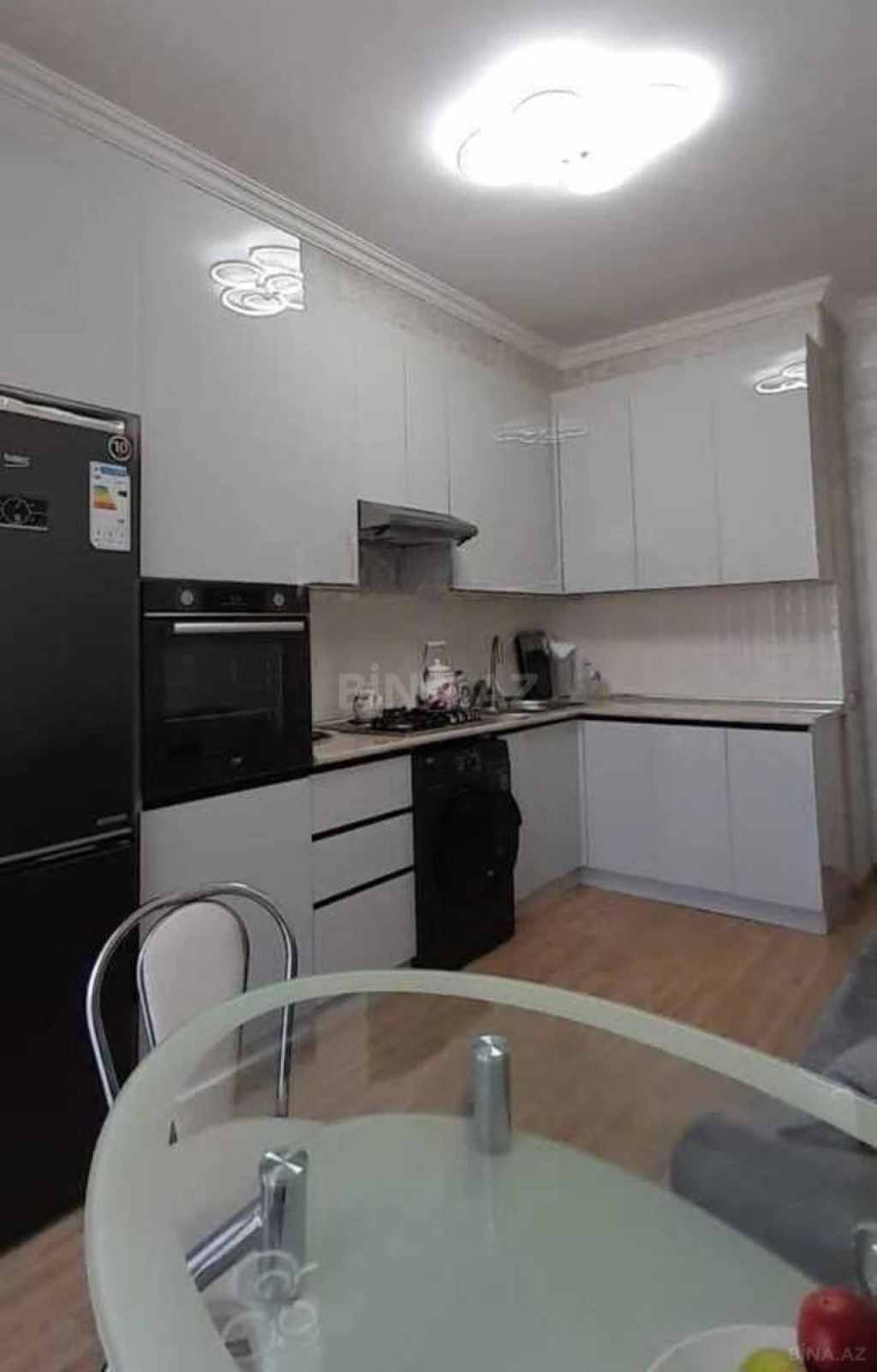 Satılır 3 otaqlı mənzil 101 m²
