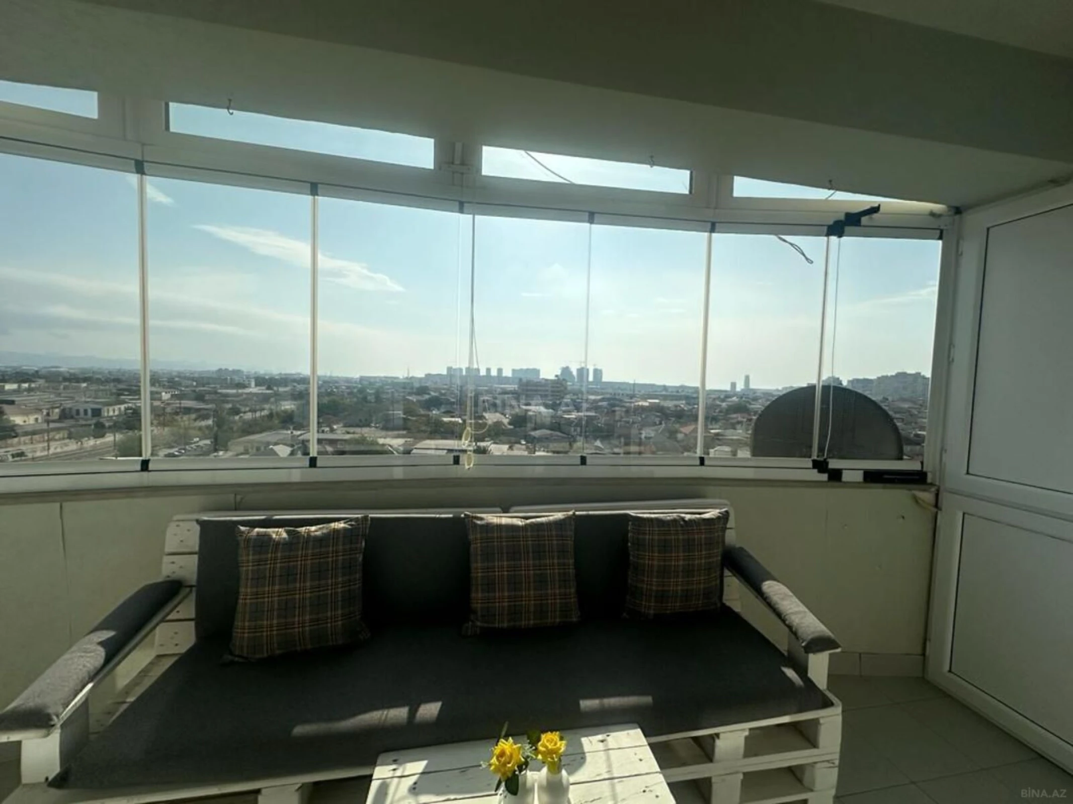 Kirayə verilir 3 otaqlı mənzil 140 m²