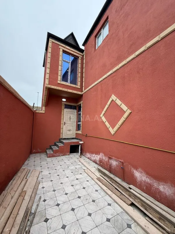 Satılır 6 otaqlı həyət evi 150 m²
