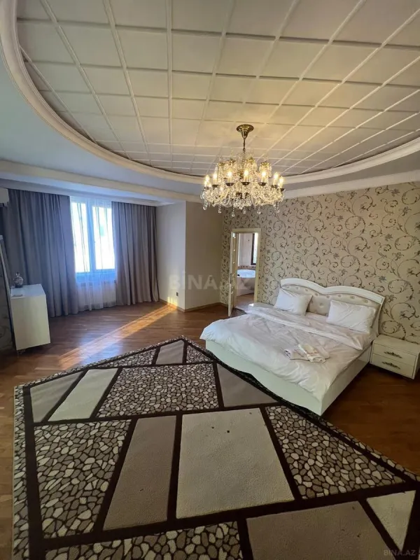 Satılır 9 otaqlı həyət evi 800 m²