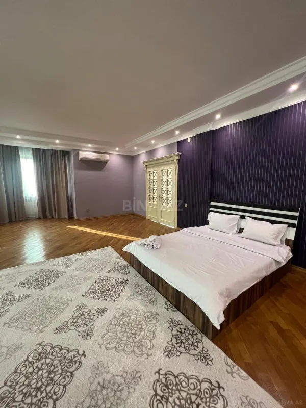 Satılır 9 otaqlı həyət evi 800 m²