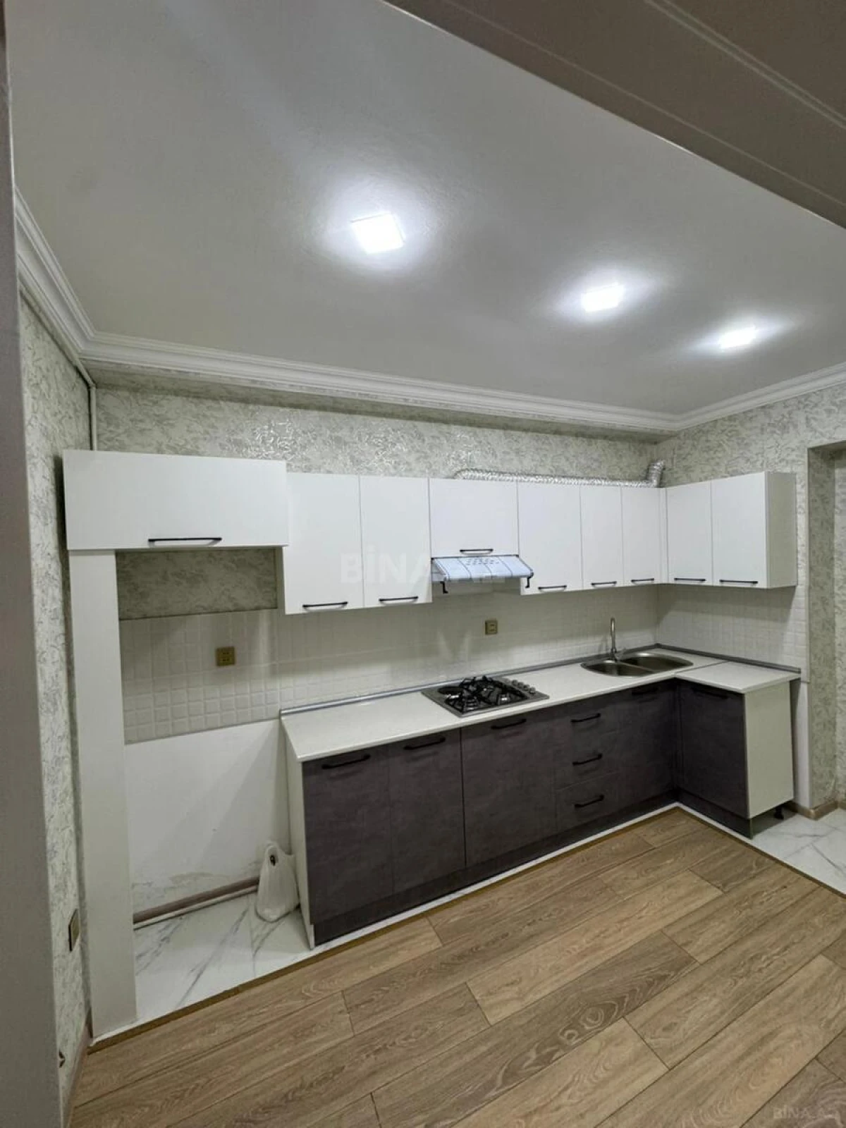 Satılır 3 otaqlı mənzil 70 m²