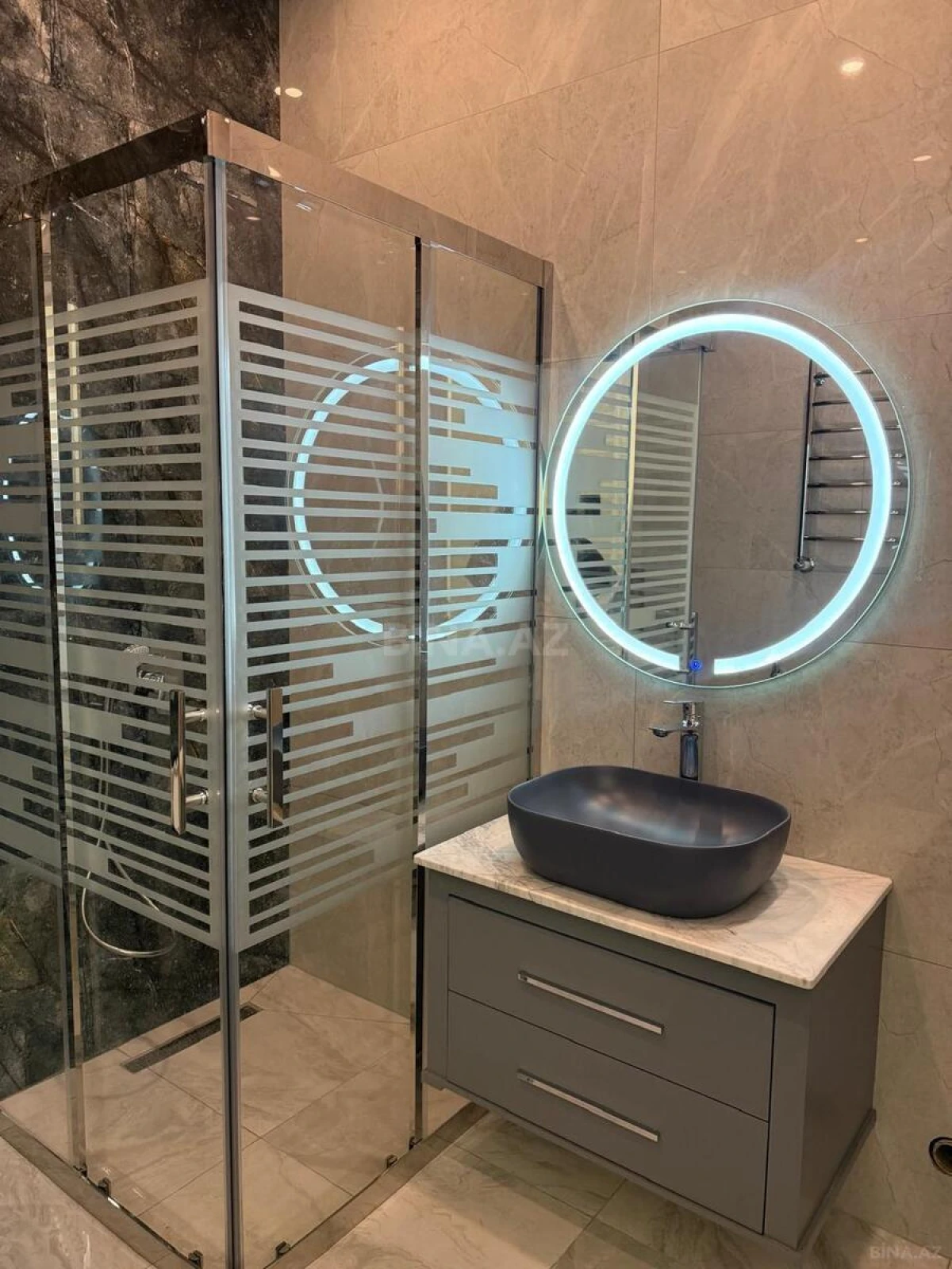 Satılır 2 otaqlı mənzil 94 m²