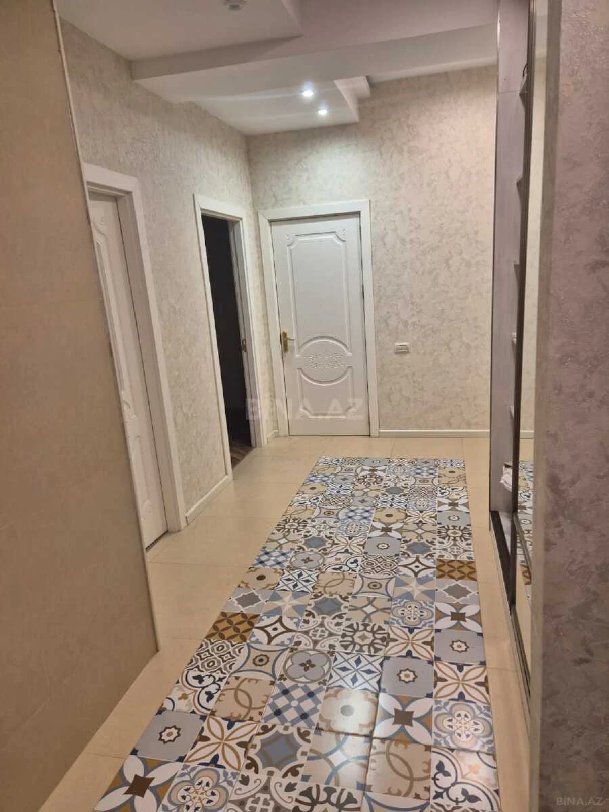 Satılır 2 otaqlı mənzil 70 m²