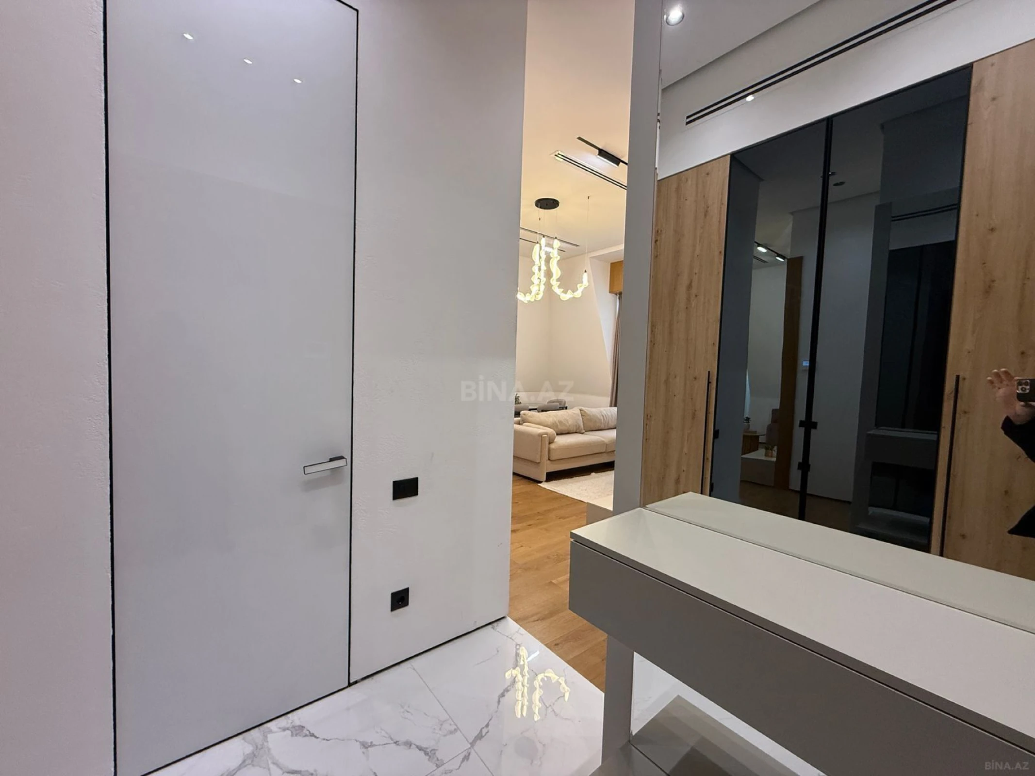 Satılır 2 otaqlı mənzil 62 m²