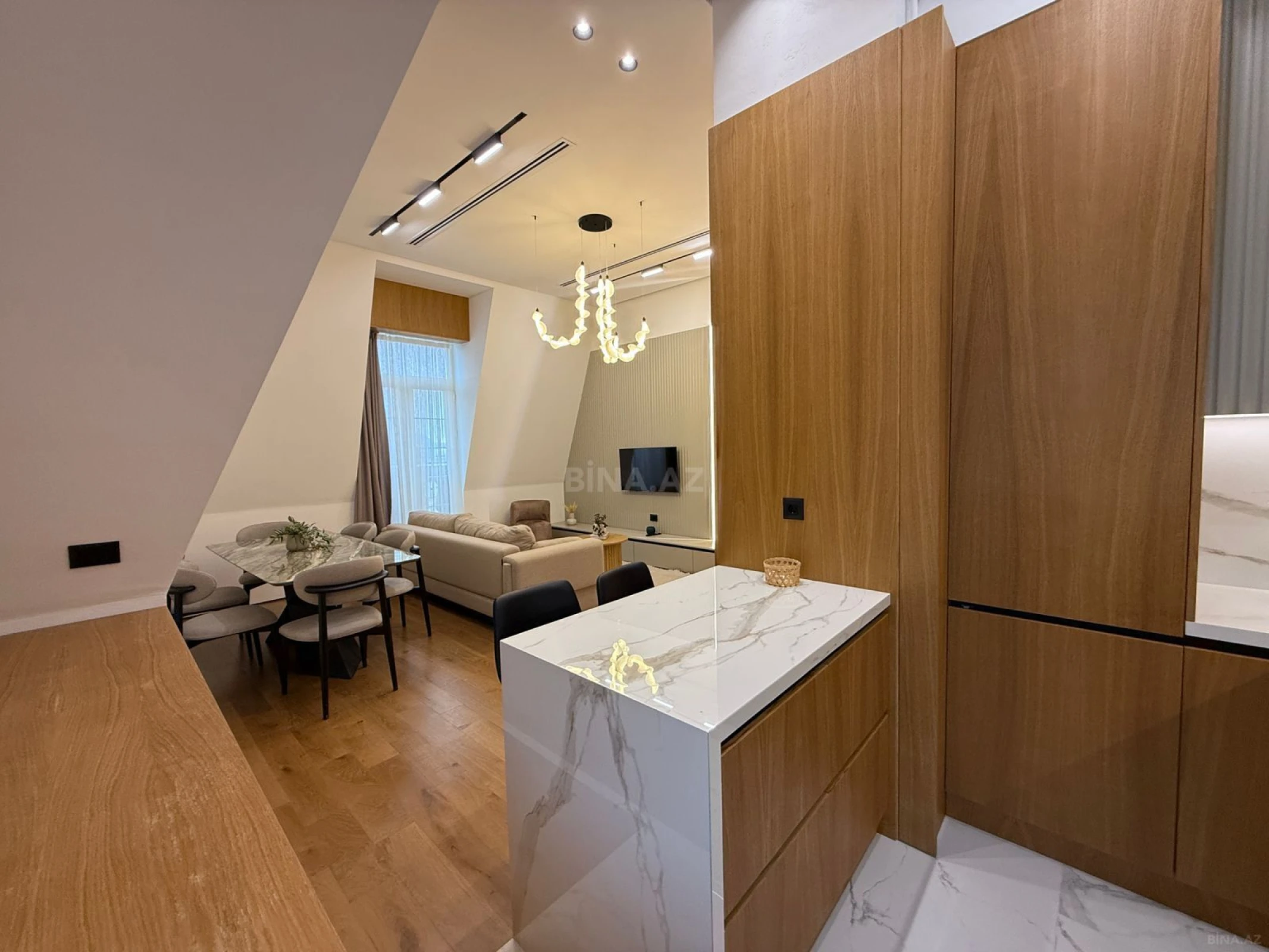 Satılır 2 otaqlı mənzil 62 m²