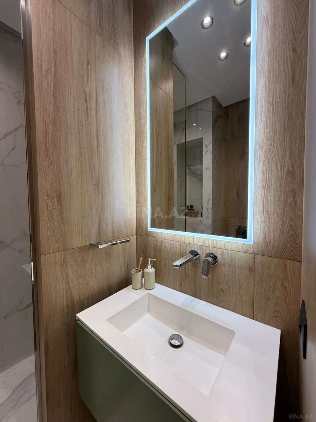 Satılır 2 otaqlı mənzil 62 m²